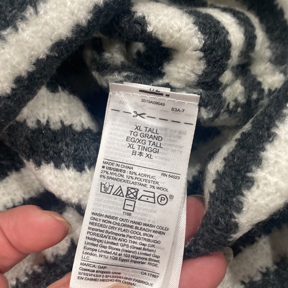 NWT gap grey white striped hooded sweater XL tall - Picture 6 of 11